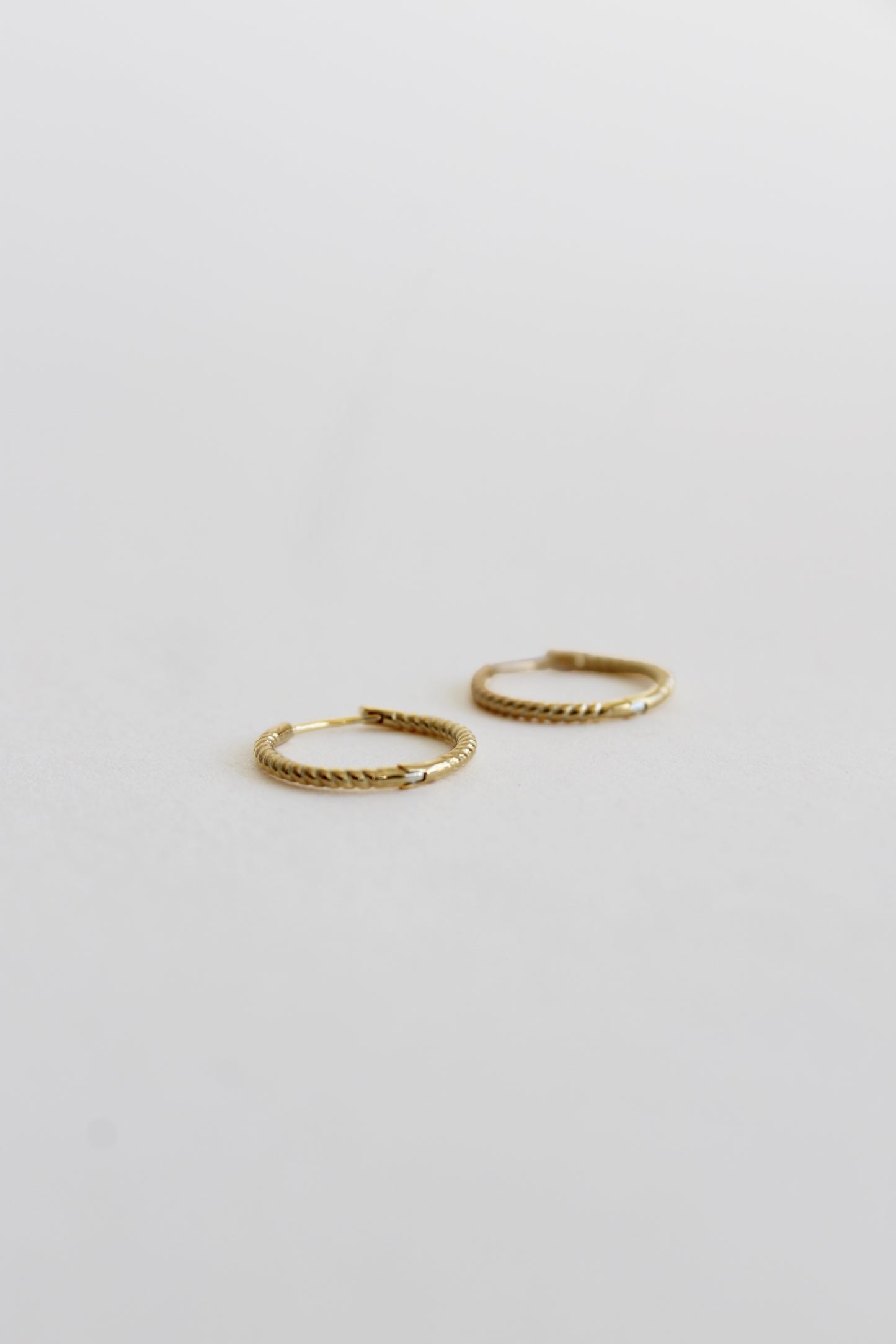 Twisted Earrings Small | Gold